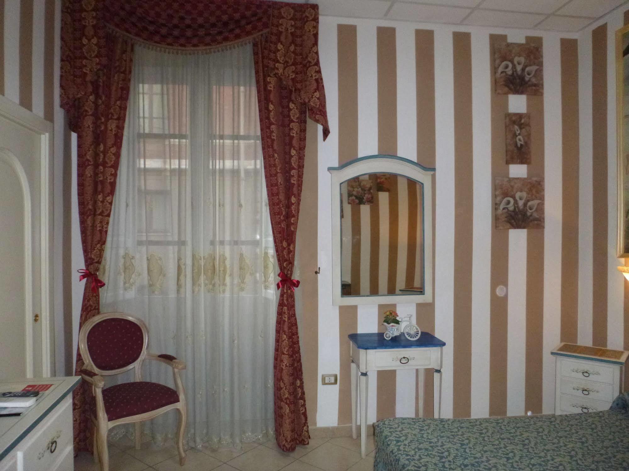 Le Tre Stelle Hotel Cagliari Exterior foto